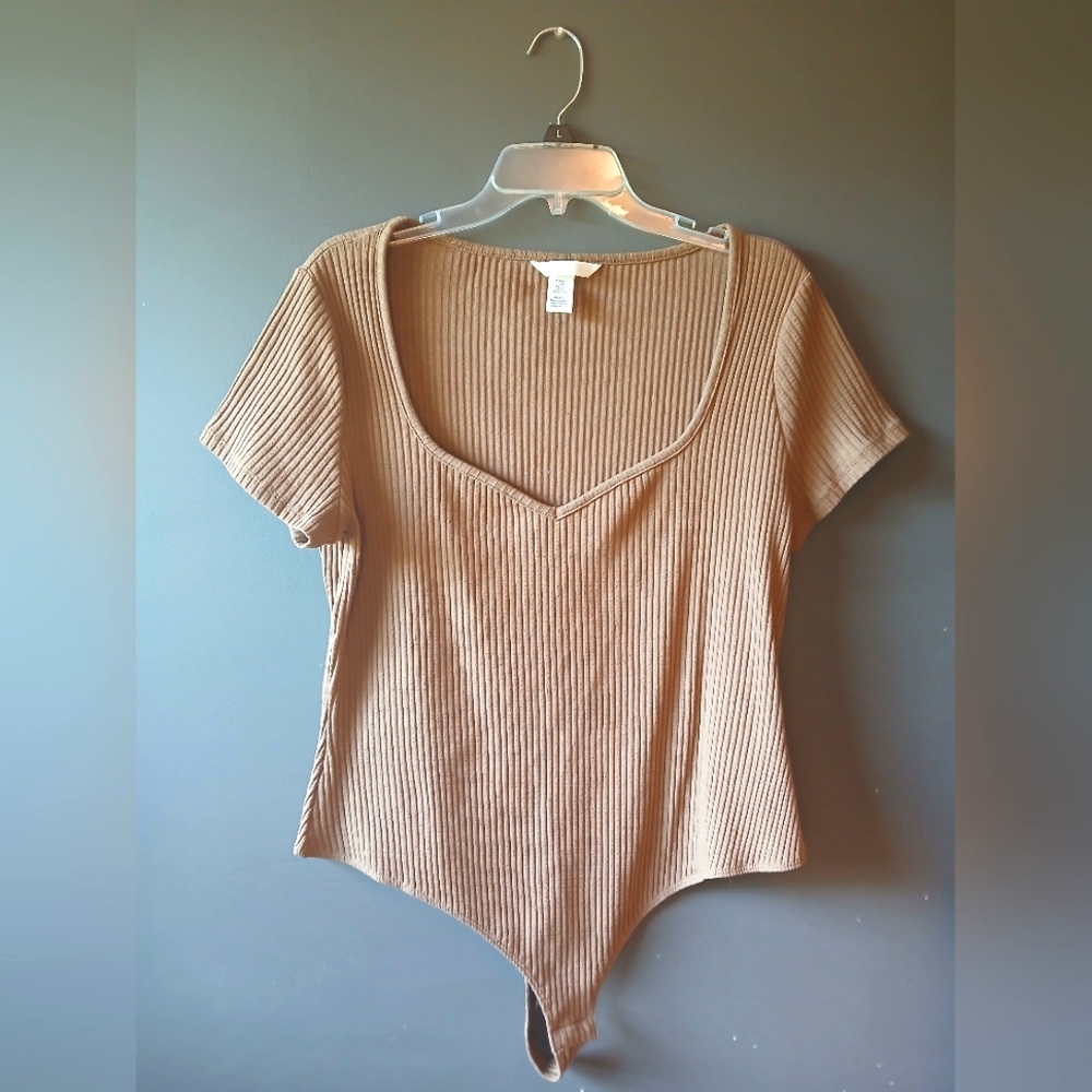 NEW H&M WOMEN'S XL BROWN SHORT SLEEVE BODY SUIT